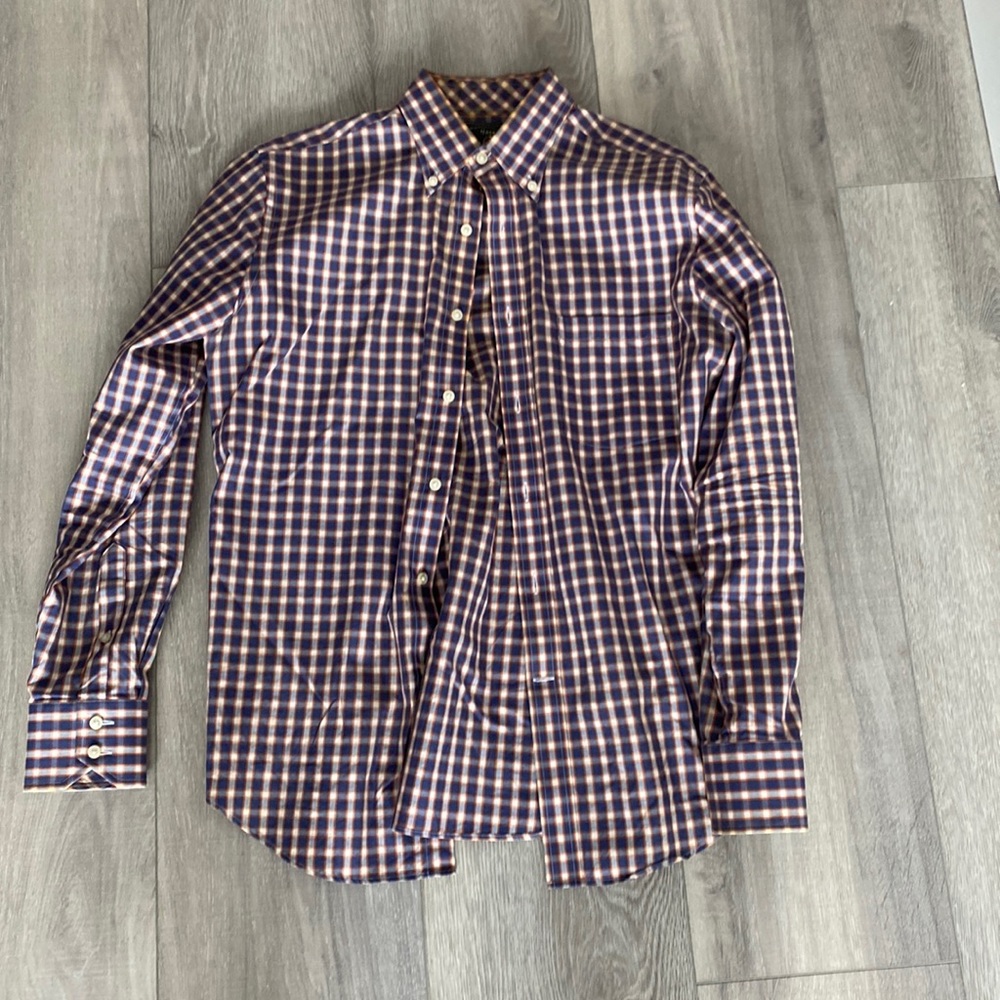 Mens m button down, great fit lightly used